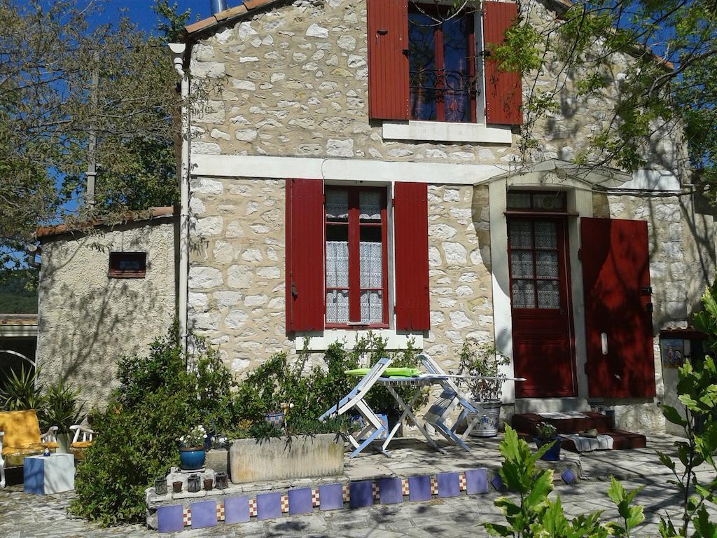 Bed and Breakfast Le Clos Des Cigales Κασί